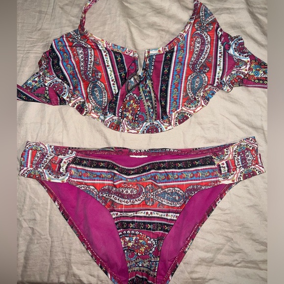 Colorful Bikini! - Picture 1 of 2